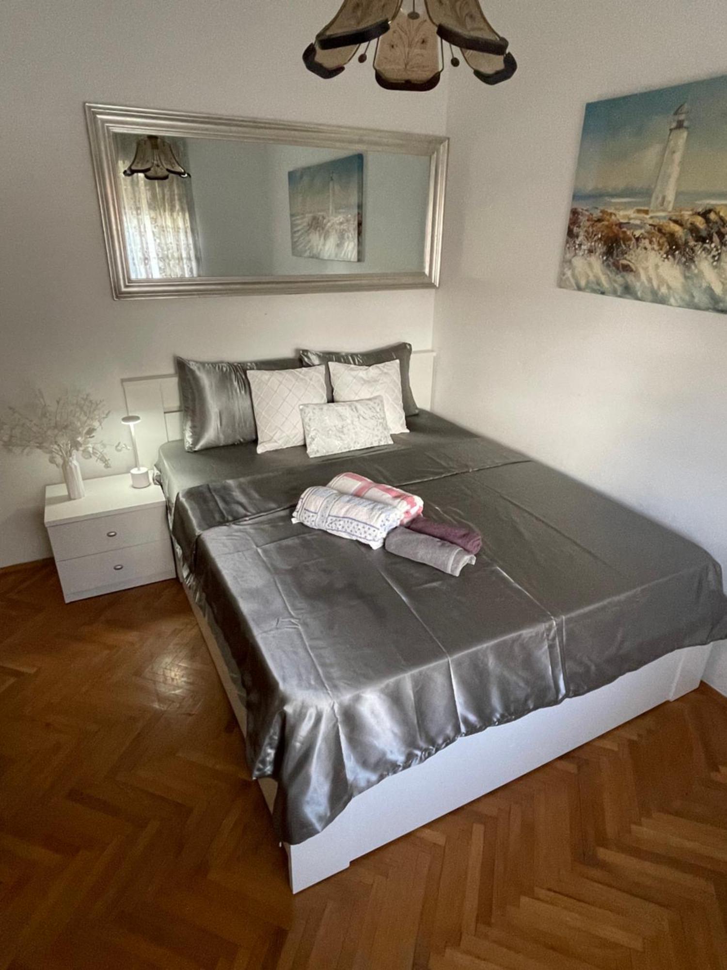 Apartman Luka + Free Parking Apartment Zadar Bagian luar foto